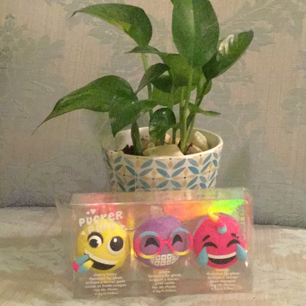 Pucker Pop Emojis 🤪😁😂